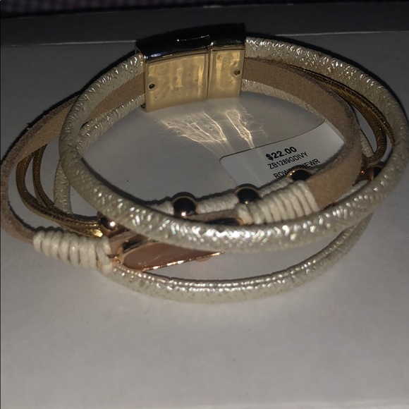 IVORY ZENA ROPE WRAP BRACELET francesca’s new - Picture 3 of 5